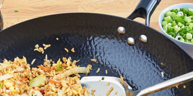 Master the Art of Cooking: An Insight into the Best Woks and Pressure Cookers